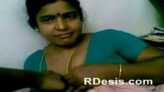 Madurai aunty thirsty boobs press hot clips