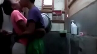 Real couple bathroom hungrily sex video