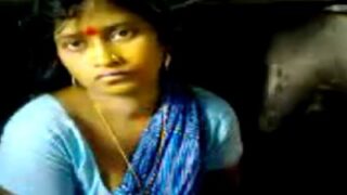 Salem village wife shows boobs and pussy in saree