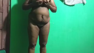 Old village aunty shows the black boobs and dirty ass
