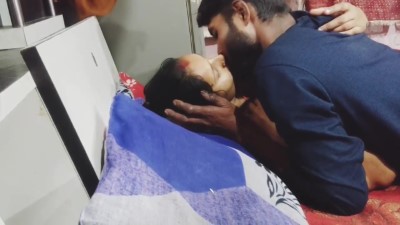 Sexy bhabhi had kissing new sex affair with neighborhood guy