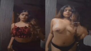 19yr Teen Desi girl expose her big boobs