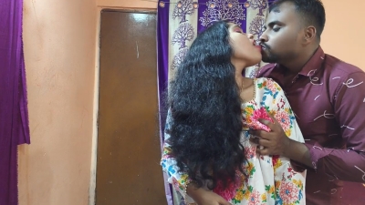 Madurai virgin bf invites college girl to home for first time sex