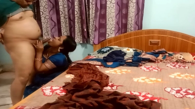 Homely face Aunty having sex in seducing saree with IT guy