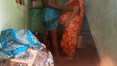 Local village aunty gets secret quick fuck by uncle