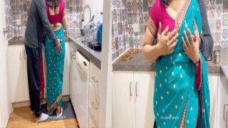 Chennai Sexy Rich Aunty having sex in hot saree with bf