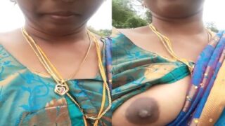 Coimbatore Aunty strips jacket and shows sexy mulai