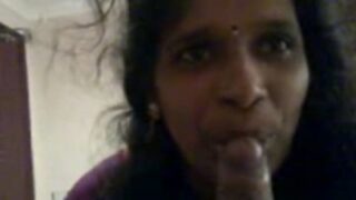 Salem local Aunty tasting the lover’s black cock in her home