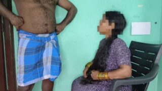 Trichy housewife and husband hot sex with lungi in afternoon