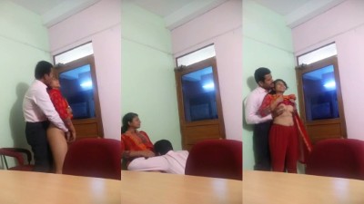 Coimbatore lecturer licks college girl pussy in office room