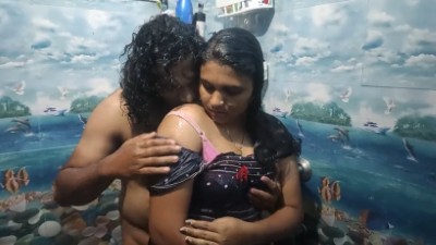 Kerala guy having bath sex with her girl friend in new porn