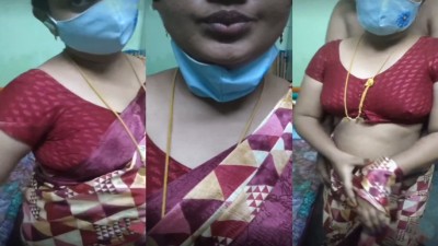 Tirunelveli aunty boobs squeezing in jacket with hot chat