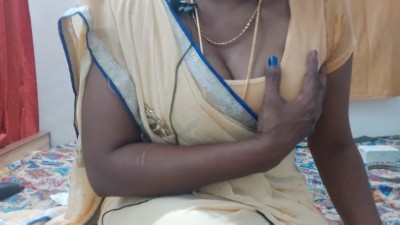 Tiruchirappalli amma nude boobs pressing with sex voice