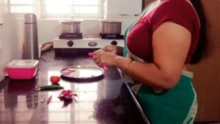 Kochi guy having saree sex with her neighbor mallu aunty