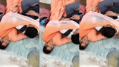 College Scandal girl outdoor pussy fingering by bf