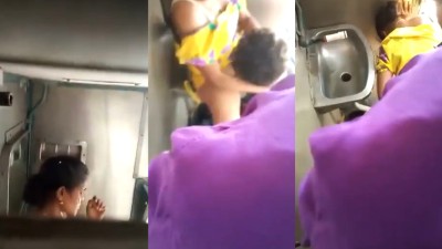 Trichy 19yr Teen couple pussy licking and fucking on train