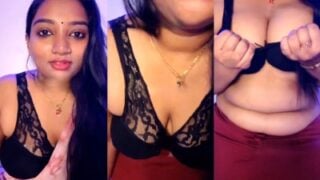 Sexy Chennai Aunty live dirty talking with lovely boobs