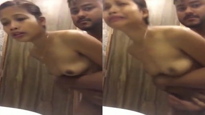 Kamaveri guy fucking desi girl harder on bathroom