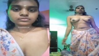 Theni unmarried ponnu strips saree and expose nude mulai