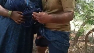 Gramathu paiyan fucking aunty on forest area