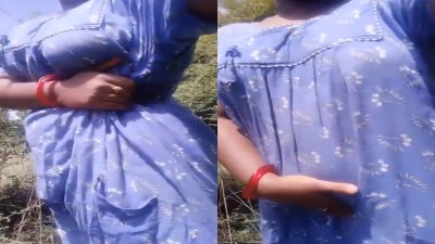 Pollachi gramathu aunty outdoor masturbation with voice