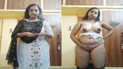 Coimbatore aunty Ananthi strips cloths and shows boobs