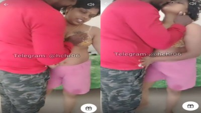 North Chennai local item aunty boobs press with talk