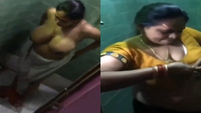 Kanchipuram mami strips jacket and shows big mulai