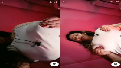 South Indian Mallu squeezing big mulaikal and shows ass