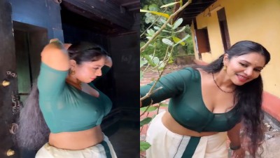 Malayalam mallu shows her big mulai with nipple