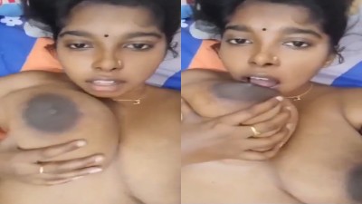 Gramathu lady sucking her own huge balloon mulai