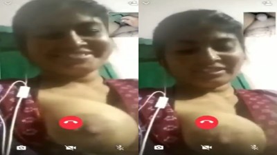 Village lady shows her mulai on video call with bf