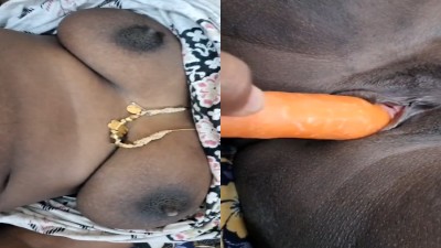 Kanchipuram old Aunty shows mulai pundai and talks dirty