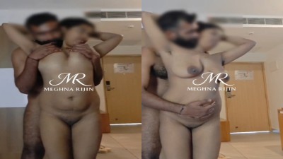 Kochi aunty nude boobs caressing by her office colleague