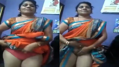 Coimbatore Teacher lifts saree and shows pussy in office