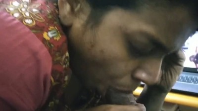 Chithambaram aunty sucking her unmarried kozhunthan sunni